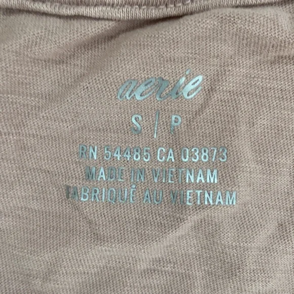 NEW aerie Women's Oversized Short Sleeve V Neck Tee Shirt Size Small NWT - Picture 4 of 14